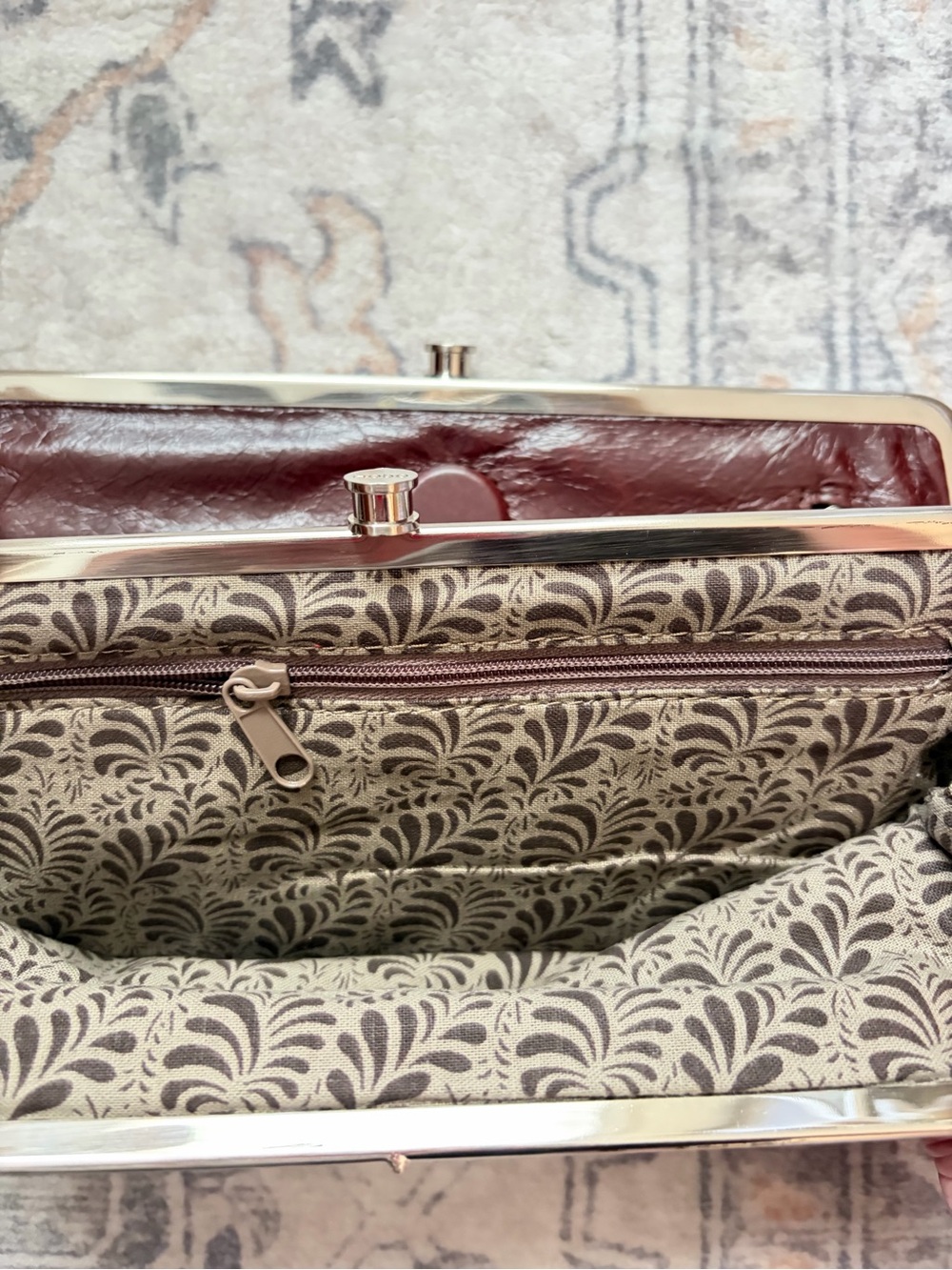 HOBO Chocolate Brown Leather Kiss-Lock Clutch Wallet - Picture 6 of 9
